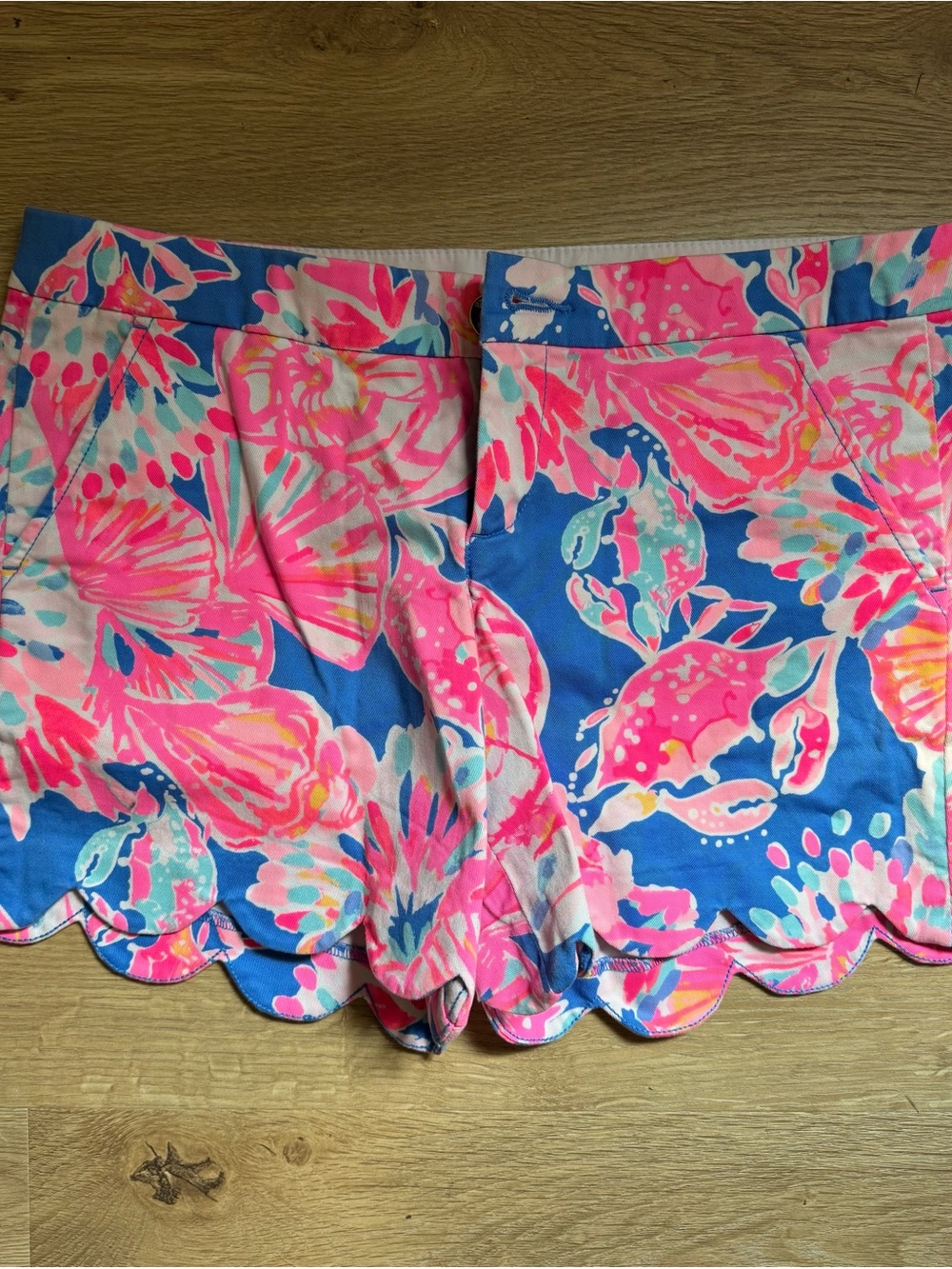 Lilly Pulitzer Buttercup Pink & Blue Floral Scallop-Hem shorts EUC!